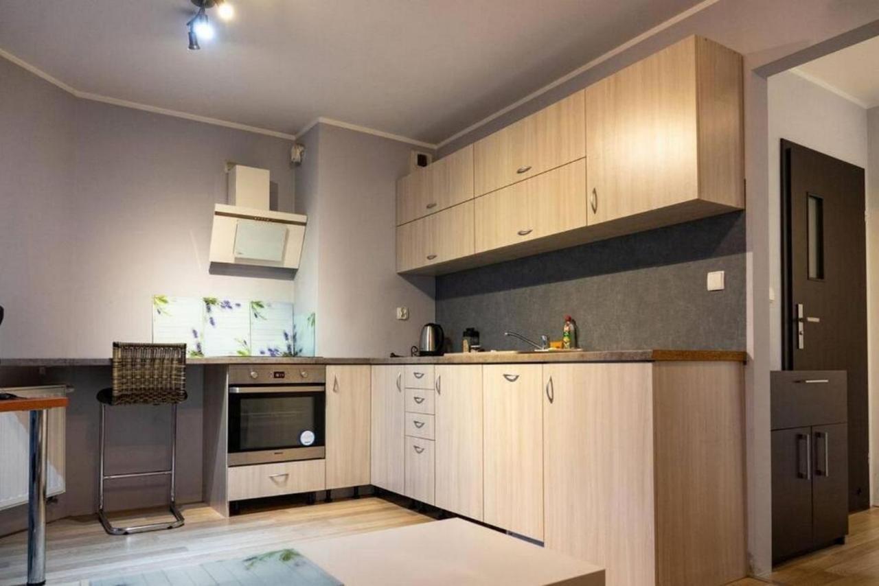 MINI APARTAMENT CRACOW / KRAKÓW z m. postojowym Cracóvia Exterior foto